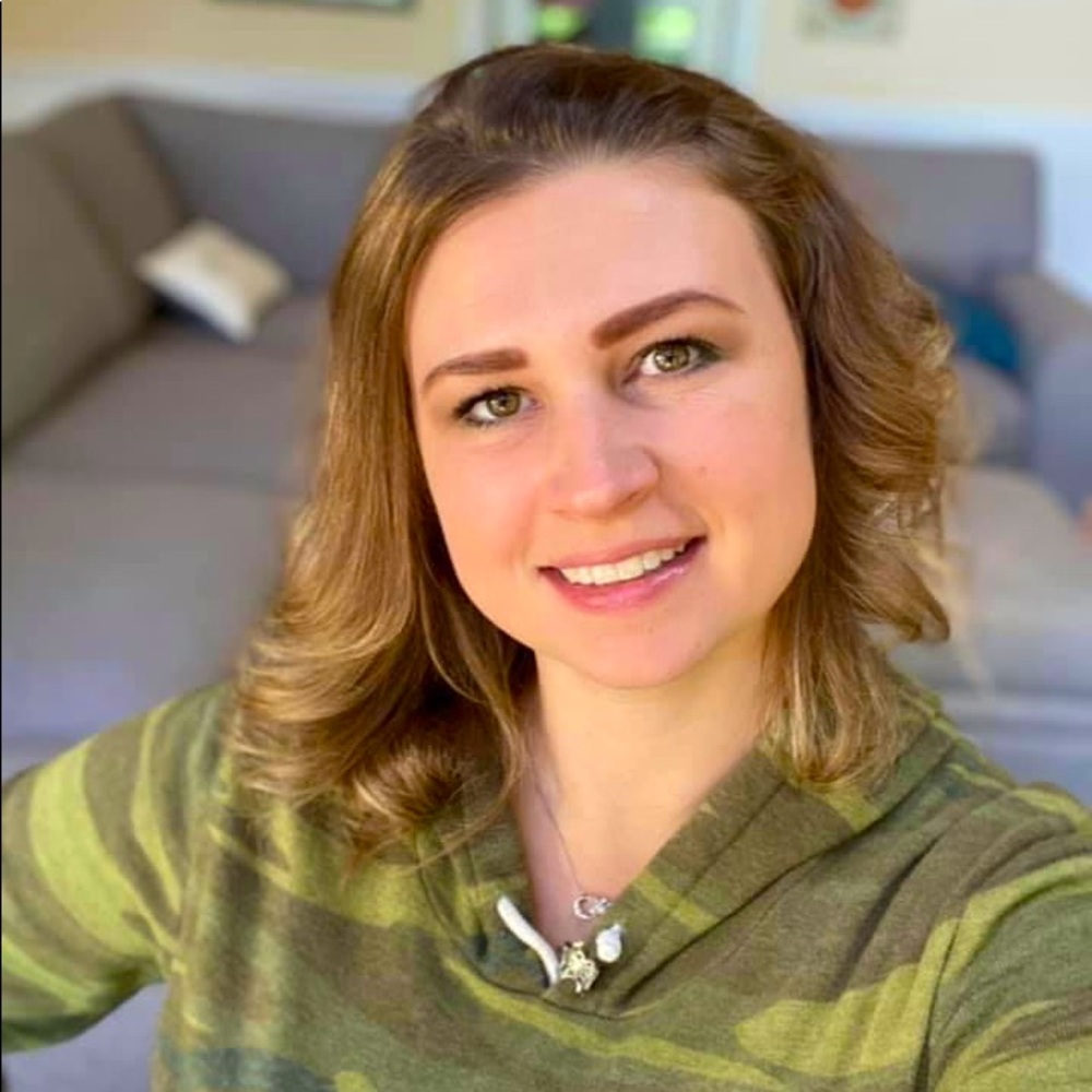 Meet your Posher, Lorie